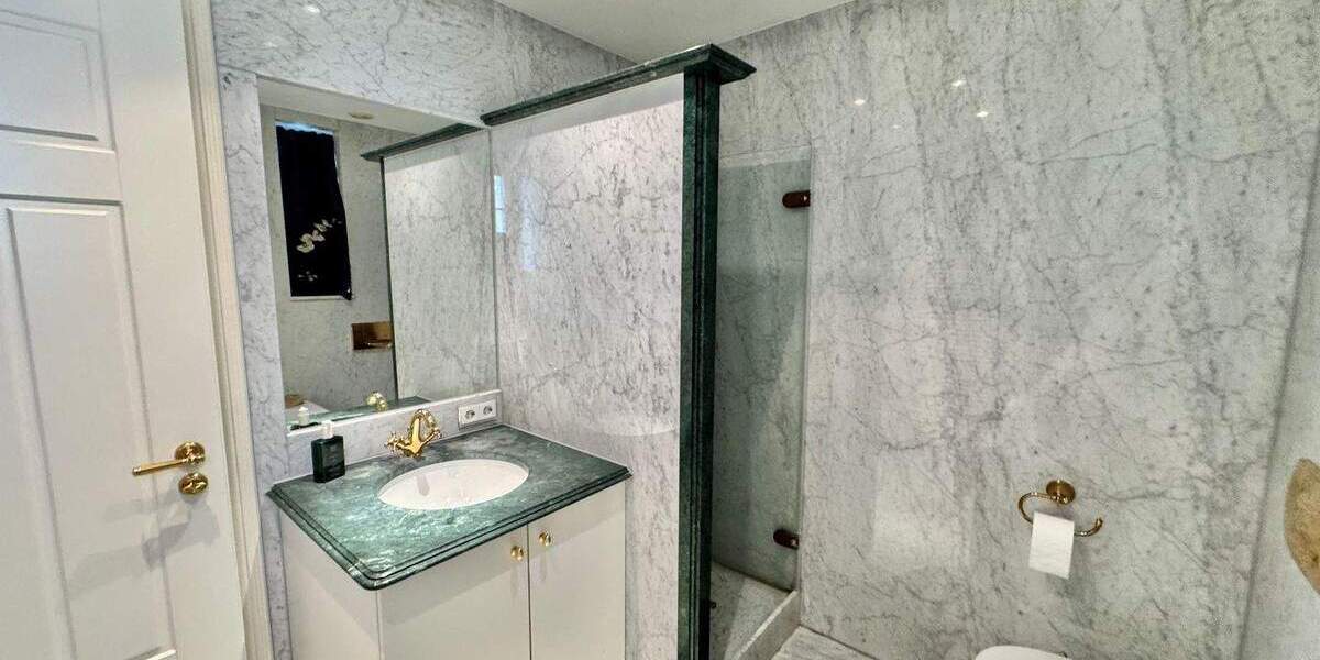 Etagenwohnung Stuttgart Mitte - 5 Zimmer, 130 m&sup2;, 2.340&euro; | Angebot:25704686