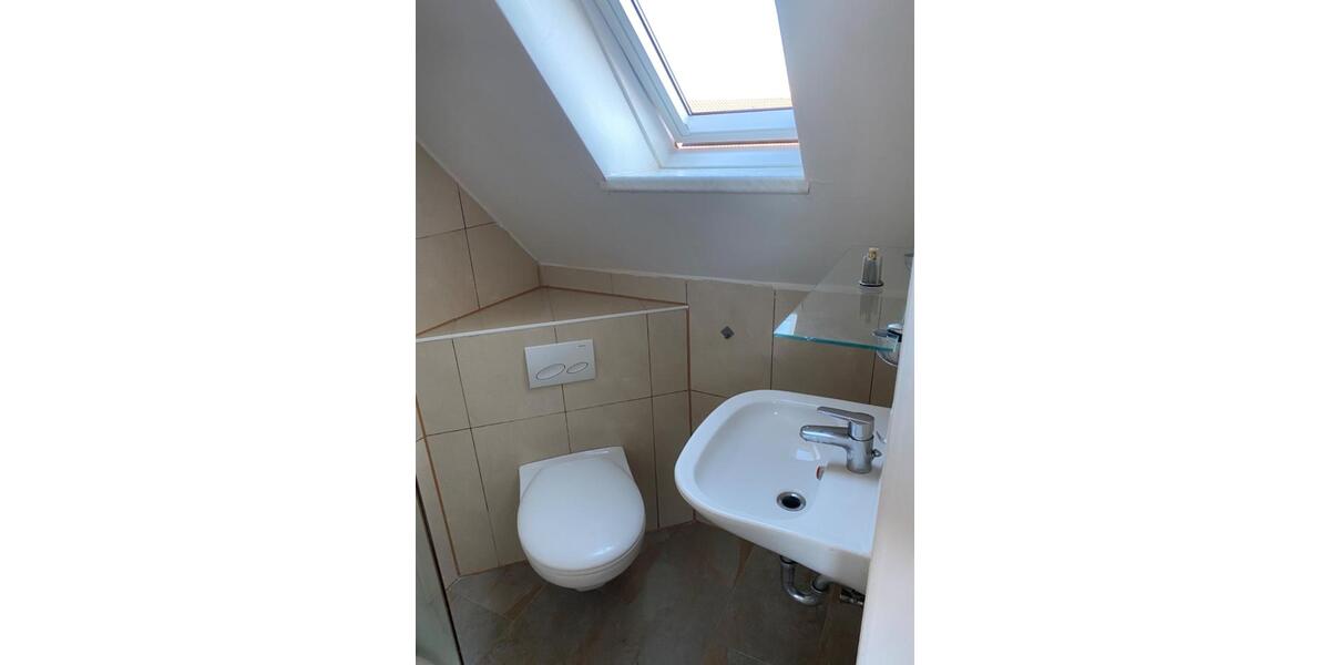 Dachgeschoßwohnung Brackenheim - 1 Zimmer, 17 m&sup2;, 400&euro; | Angebot:25750777