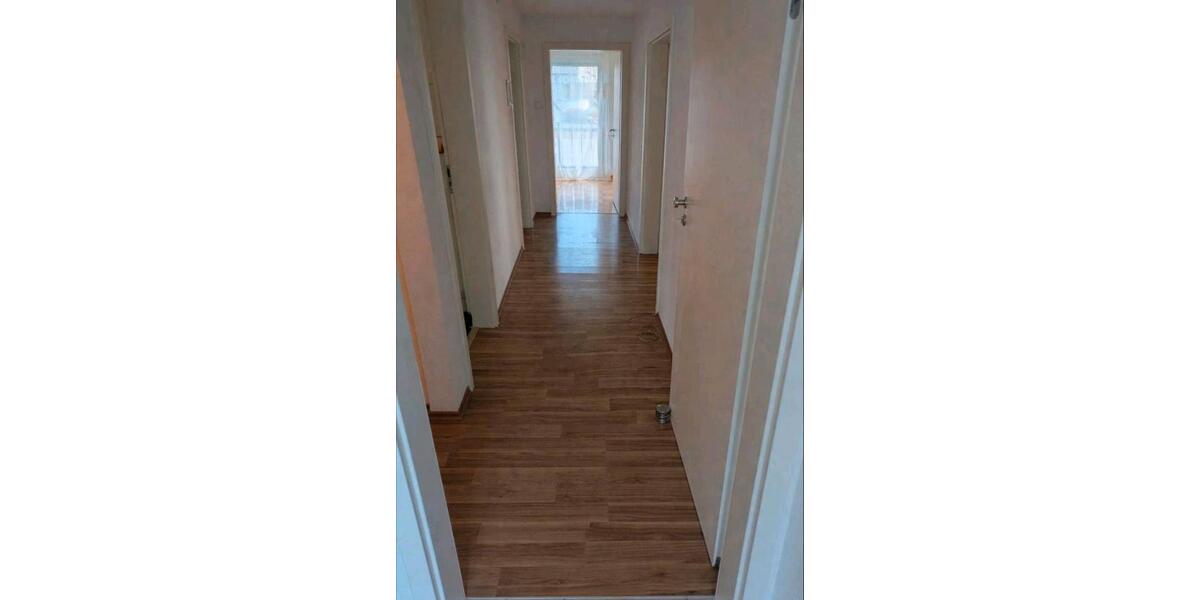 Dachgeschoßwohnung Sachsenheim - 3 Zimmer, 68 m&sup2;, 680&euro; | Angebot:26216342