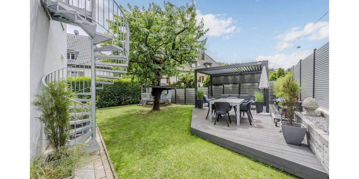 Mehrfamilienhaus, Wohnhaus Stuttgart / Botnang Botnang - 8 Zimmer, 243 m&sup2;, 1.590.000&euro; | Angebot:26930186