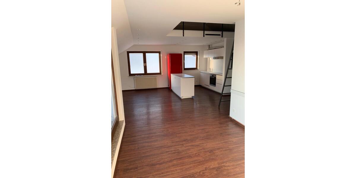 Dachgeschoßwohnung Stuttgart Bad Cannstatt - 3 Zimmer, 70 m&sup2;, 900&euro; | Angebot:27571595