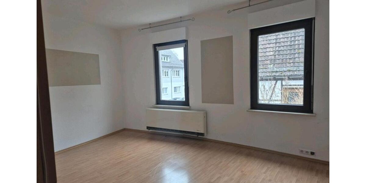 Erdgeschoßwohnung Stuttgart Luginsland - 2 Zimmer, 60 m&sup2;, 900&euro; | Angebot:25145559