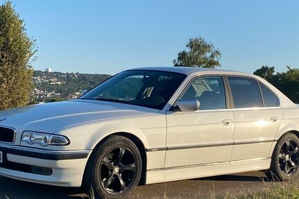 BMW 728 275.000 km 4.900 &euro; Friolzheim 71292