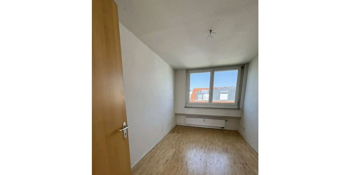 4- Zimmer DG Wohnung mit Südbalkon befristete Vermietung 18 Monate - Appartement Kornwestheim | Angebot:26838292