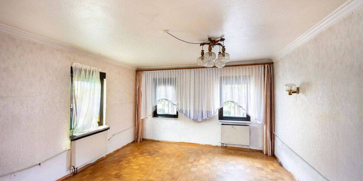 Einfamilienhaus Affalterbach - 9 Zimmer, 215 m&sup2;, 595.000&euro; | Angebot:25958524