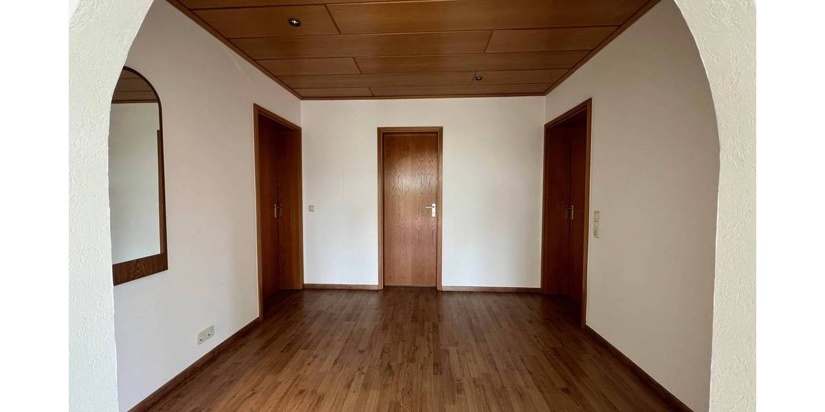 Einfamilienhaus Schwieberdingen - 8 Zimmer, 202 m&sup2;, 950.000&euro; | Angebot:25706113