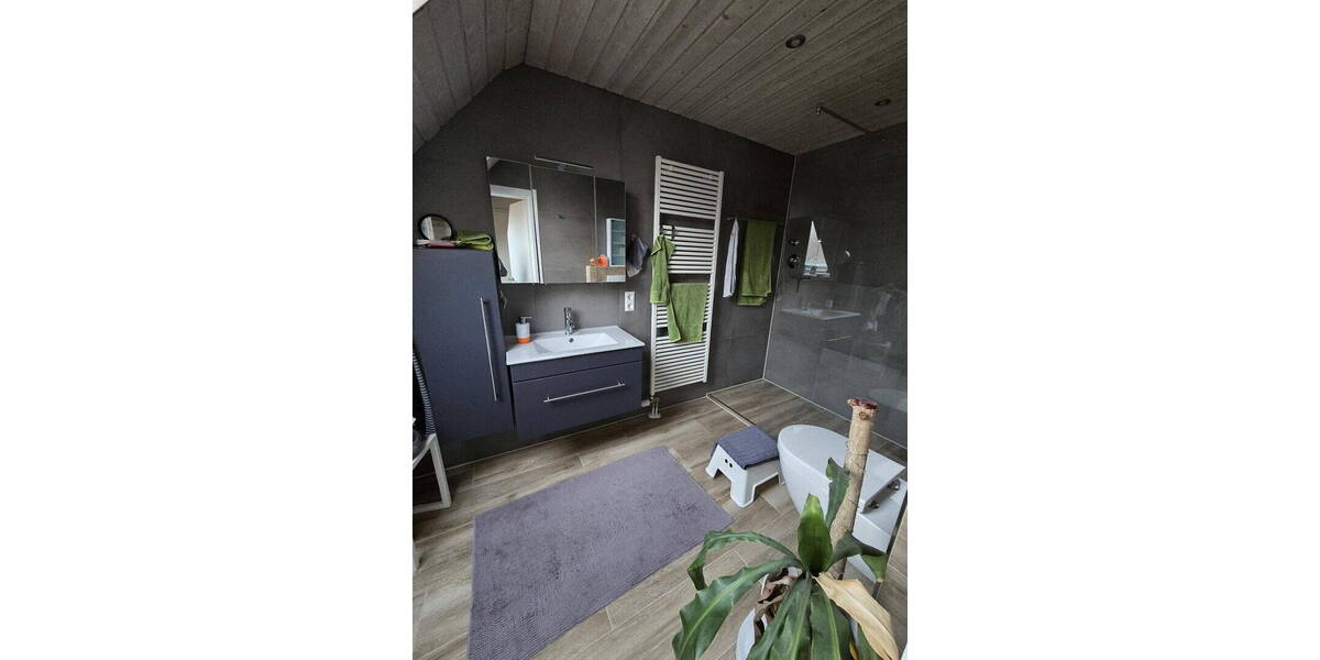 Reihenmittelhaus Renningen - 7 Zimmer, 155 m&sup2;, 630.000&euro; | Angebot:26090020
