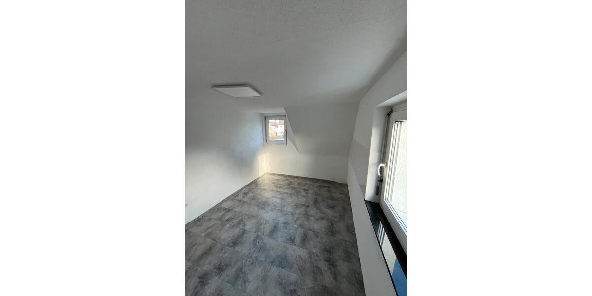 Dachgeschoßwohnung Vaihingen an der Enz - 2.5 Zimmer, 60 m&sup2;, 700&euro; | Angebot:24751556