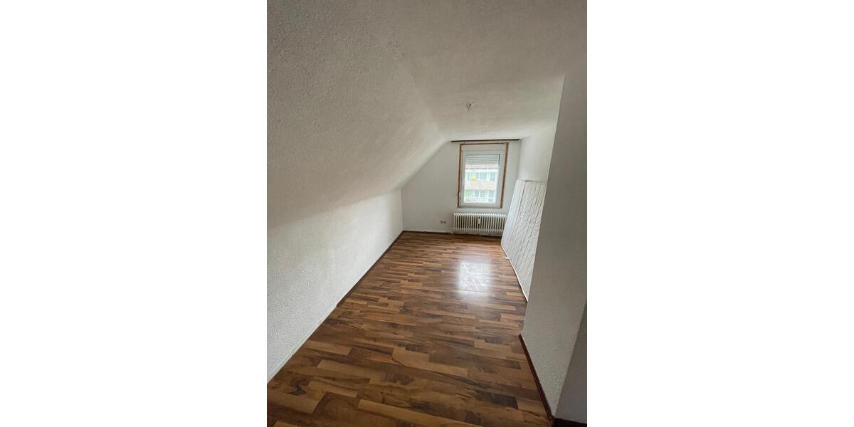 Dachgeschoßwohnung Weinsberg - 3 Zimmer, 70 m&sup2;, 850&euro; | Angebot:25394832
