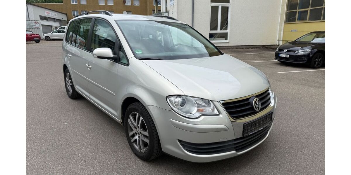 VW Touran 144.000 km 2.900 &euro; Möglingen 71696