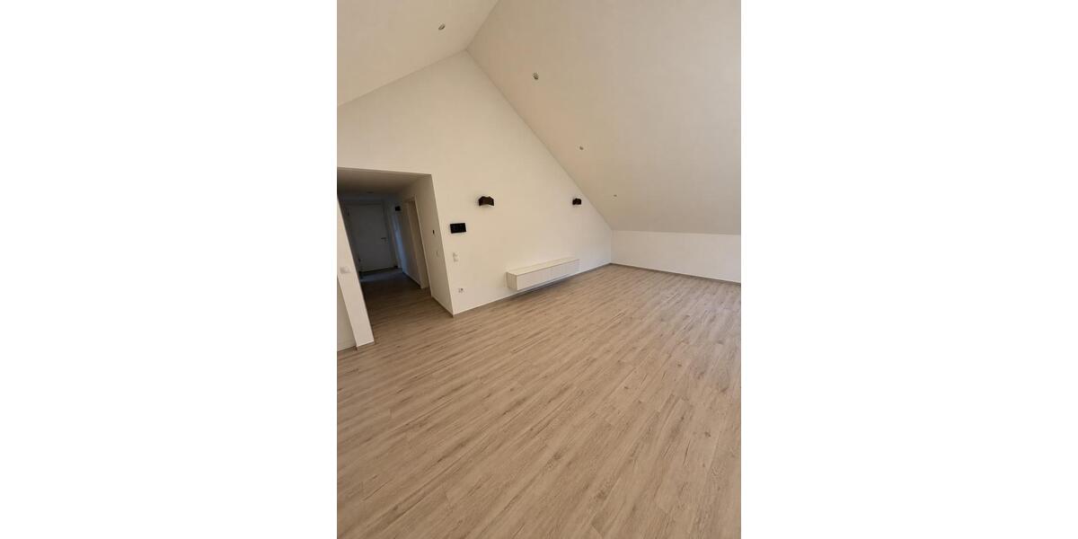Etagenwohnung Remseck am Neckar - 3 Zimmer, 95 m&sup2;, 1.150&euro; | Angebot:27557885