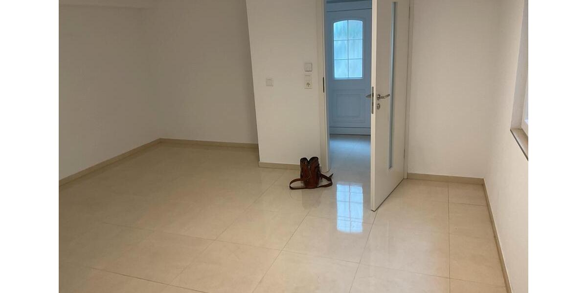 Etagenwohnung Markgröningen - 2 Zimmer, 60 m&sup2;, 1.000&euro; | Angebot:25902079