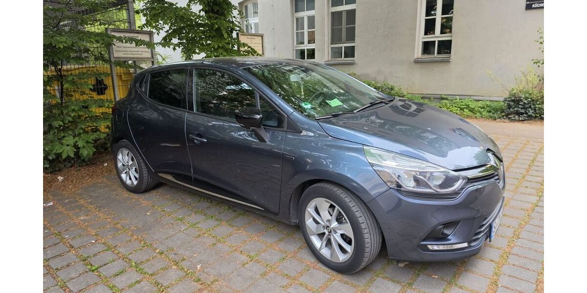 Renault Clio 96.800 km 7.200 &euro; Stuttgart 70374