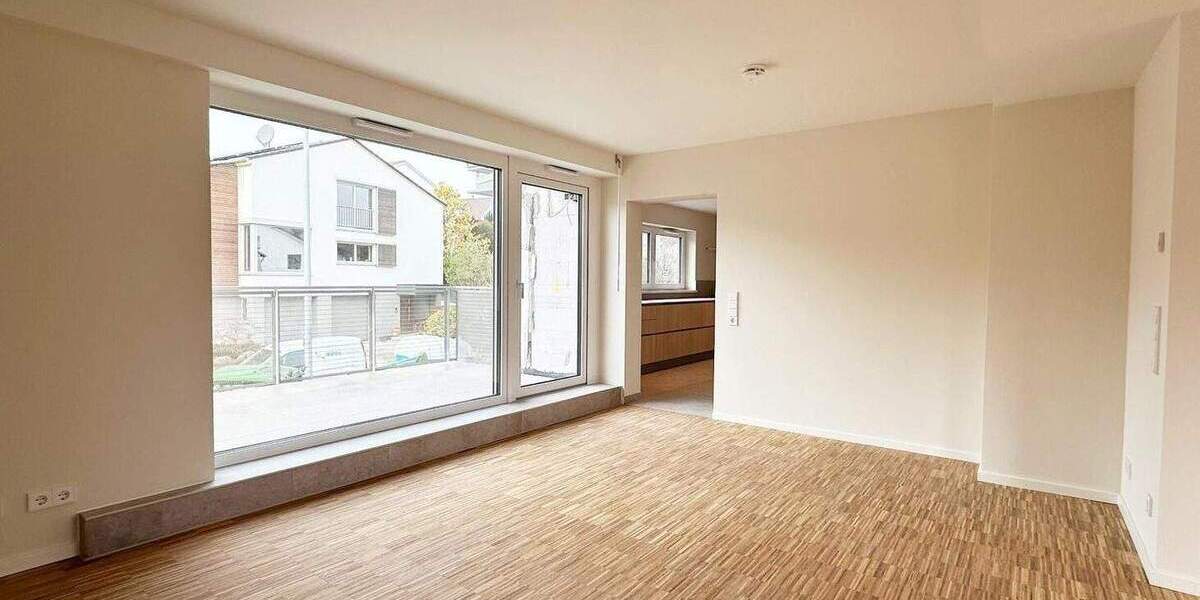 Einfamilienhaus Esslingen am Neckar Sulzgries - 6 Zimmer, 260 m&sup2;, 3.420&euro; | Angebot:25746482