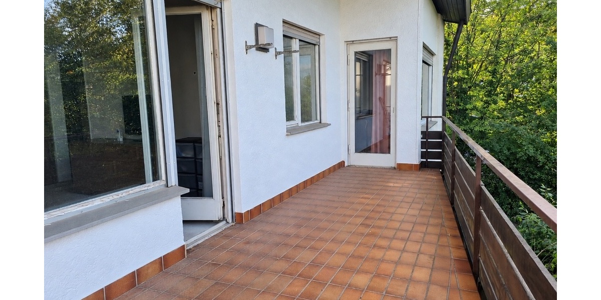 Familienfreundliches Einfamilienhaus mit Einliegerwohnung in attraktiver Aussichtslage von Leonberg - Einliegerwohnung Leonberg Leonberg | Angebot:27550187