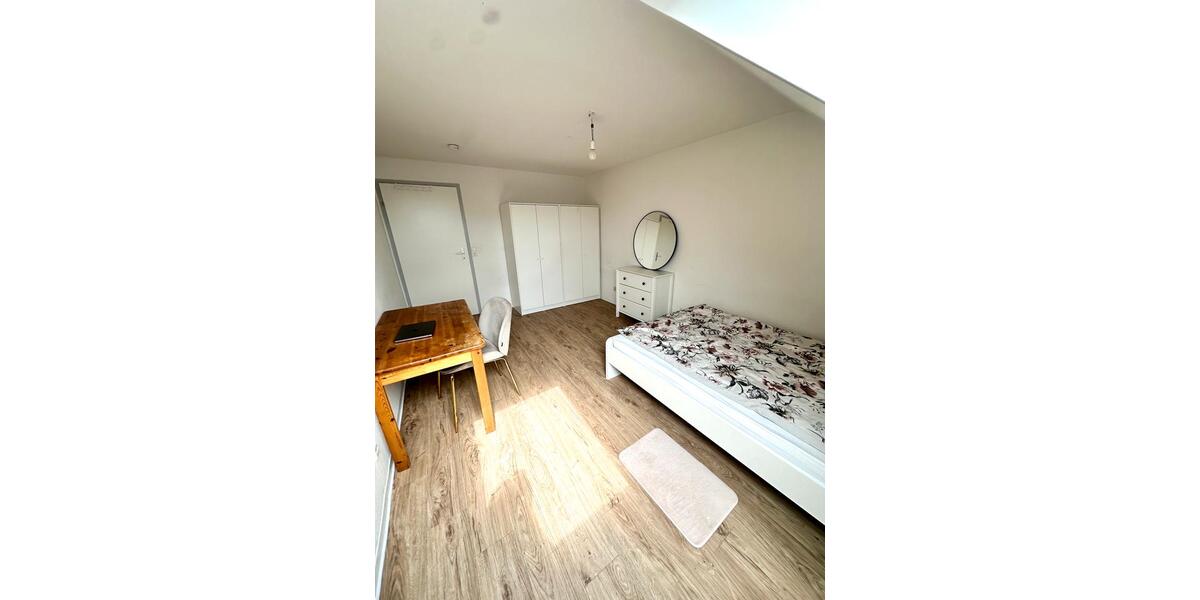Dachgeschoßwohnung Filderstadt - 3 Zimmer, 78 m&sup2;, 329.000&euro; | Angebot:27185813