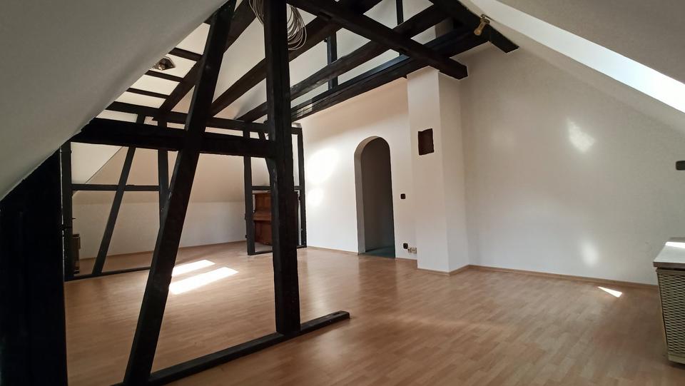 Dachgeschoßwohnung Stuttgart Stuttgart-Süd - 2.5 Zimmer, 70 m&sup2;, 259.000&euro; | Angebot:23589305