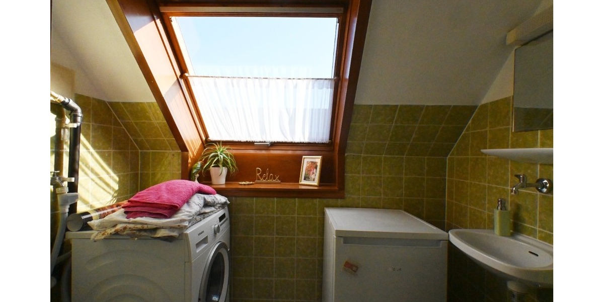 Einziehen, gestalten, wohlfühlen – Ihr Zuhause mit Schlossblick - Dachgeschoßwohnung Vaihingen | Angebot:24862389