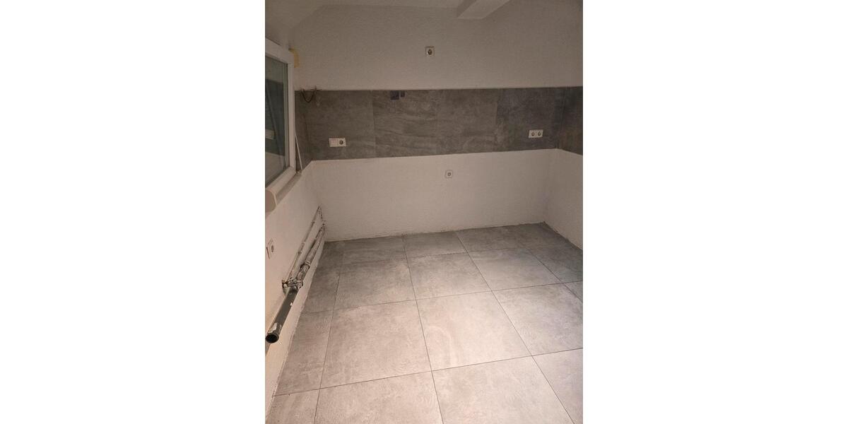 Dachgeschoßwohnung Wernau (Neckar) - 5 Zimmer, 120 m&sup2;, 1.550&euro; | Angebot:26129560