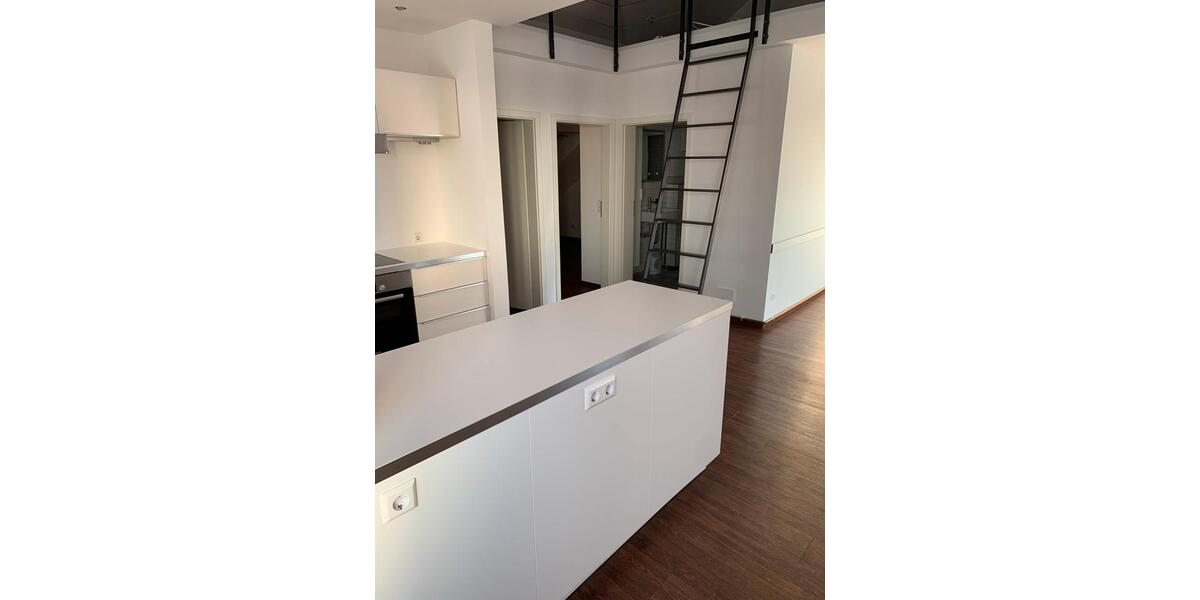 Dachgeschoßwohnung Stuttgart Bad Cannstatt - 3 Zimmer, 70 m&sup2;, 900&euro; | Angebot:27571595