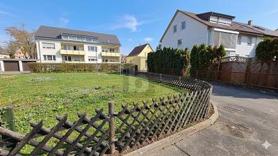 ATTRAKTIV TEILERSCHLOSSEN MIT 3 GARAGEN - Grundstück Korntal-Münchingen Münchingen | Angebot:26464636