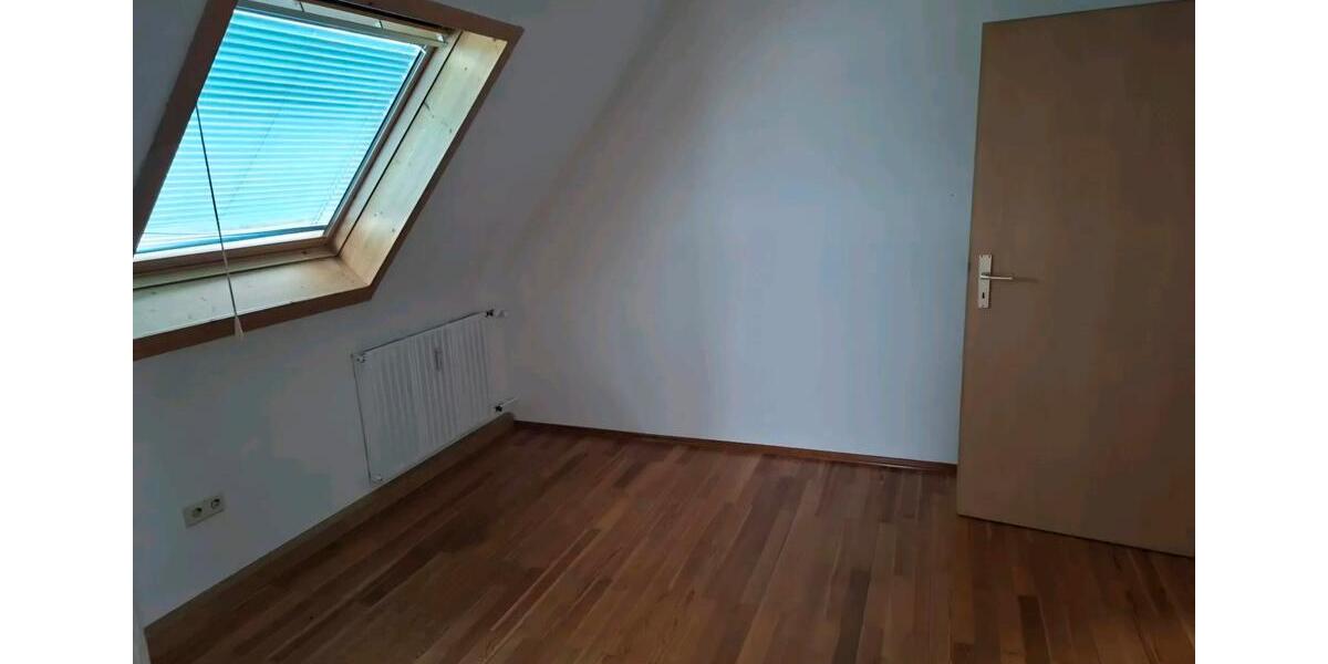 Etagenwohnung Pleidelsheim - 4 Zimmer, 100 m&sup2;, 1.100&euro; | Angebot:25944163