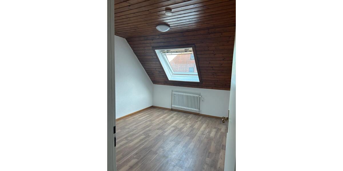 Dachgeschoßwohnung Lauffen am Neckar - 2 Zimmer, 43 m&sup2;, 950&euro; | Angebot:27537285