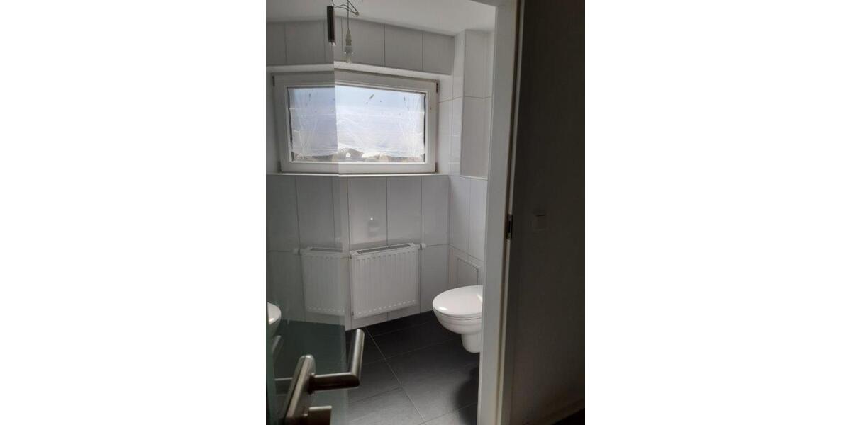 Erdgeschoßwohnung Burgstetten - 6 Zimmer, 174 m&sup2;, 2.000&euro; | Angebot:25925244