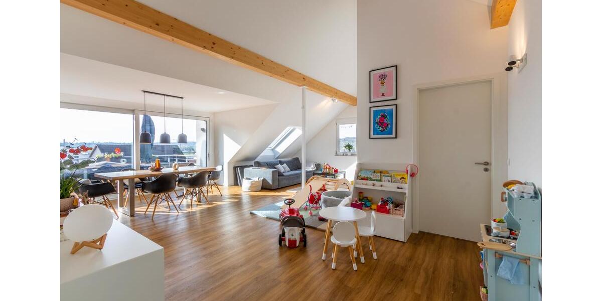 Dachgeschoßwohnung Oberboihingen - 3 Zimmer, 95 m&sup2;, 1.100&euro; | Angebot:25479852