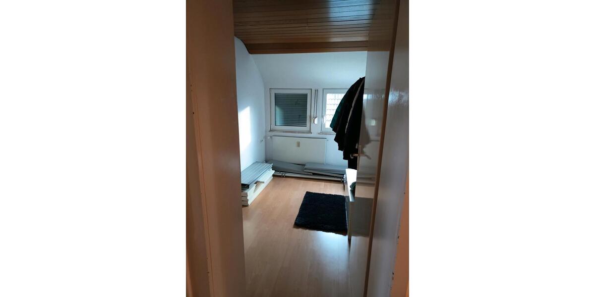 Dachgeschoßwohnung Lauffen am Neckar - 3.5 Zimmer, 80 m&sup2;, 850&euro; | Angebot:25540129