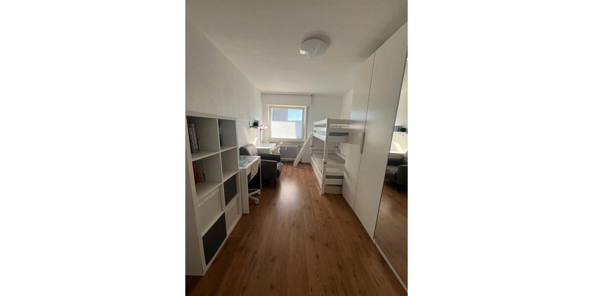 Etagenwohnung Leonberg - 3 Zimmer, 76 m&sup2;, 294.500&euro; | Angebot:25851544