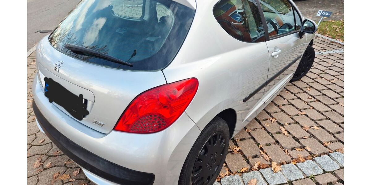 Peugeot 207 157.400 km 2.200 &euro; Filderstadt 70794