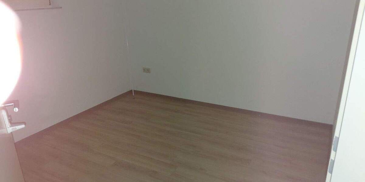 Etagenwohnung Vaihingen an der Enz - 3 Zimmer, 114 m&sup2;, 1.200&euro; | Angebot:25668025