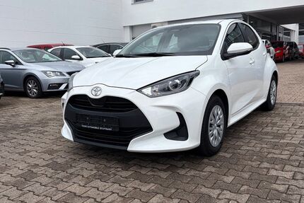 Toyota Yaris 15.121 km 19.295 &euro; Stuttgart 70597