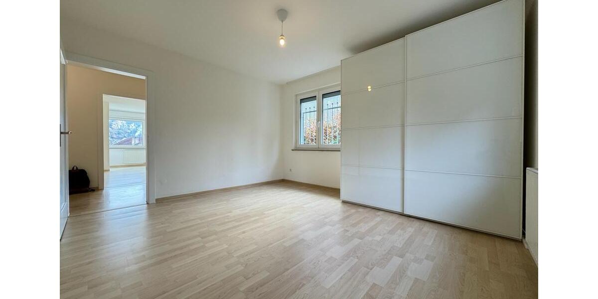 Erdgeschoßwohnung Stuttgart Stuttgart-Ost - 3 Zimmer, 94 m&sup2;, 1.560&euro; | Angebot:26131518