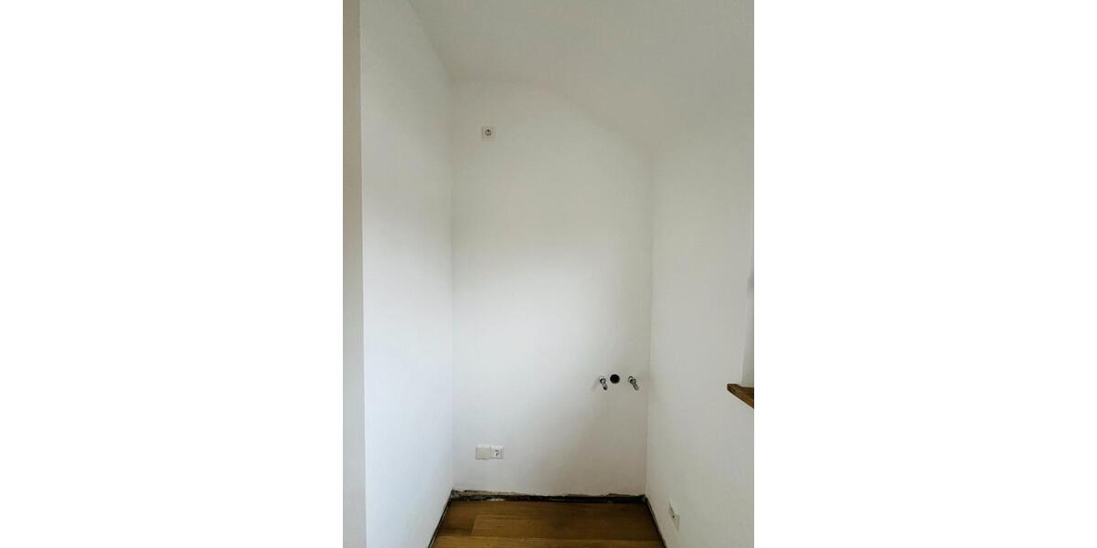 Dachgeschoßwohnung Stuttgart Mühlhausen - 1 Zimmer, 24 m&sup2;, 135.000&euro; | Angebot:27166095