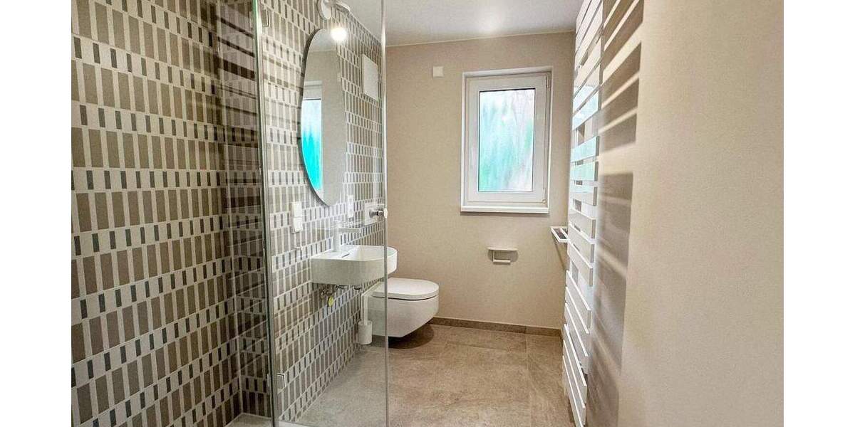 Einfamilienhaus Esslingen am Neckar Sulzgries - 6 Zimmer, 260 m&sup2;, 3.420&euro; | Angebot:25746482