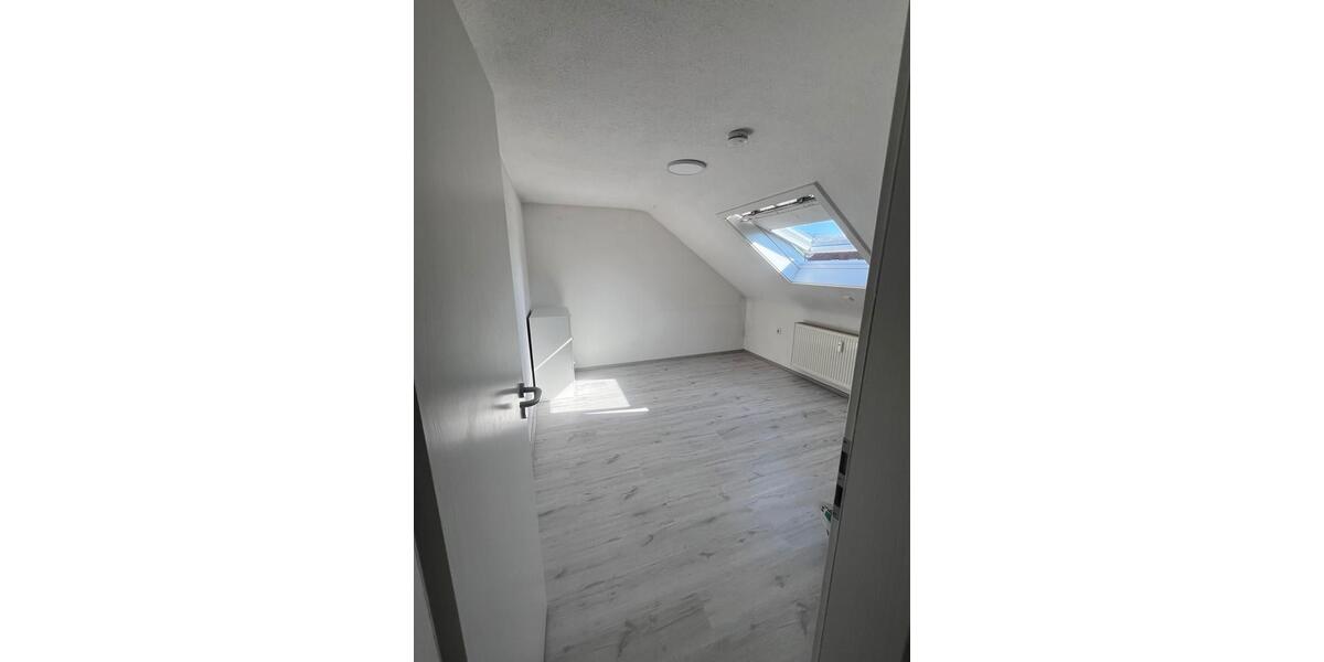 Dachgeschoßwohnung Schorndorf - 3 Zimmer, 61 m&sup2;, 198.000&euro; | Angebot:26957489
