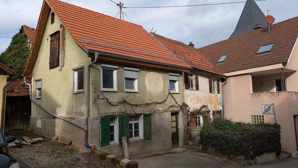 Einfamilienhaus Weinstadt - 9 Zimmer, 245.000&euro; | Angebot:21571963