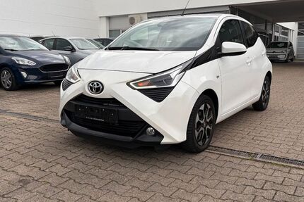 Toyota Aygo (X) 16.731 km 12.495 &euro; Stuttgart 70597