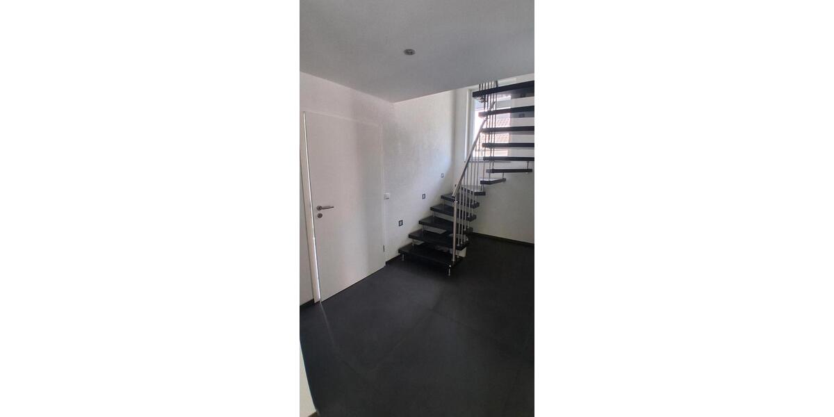 Einfamilienhaus Winnenden - 7 Zimmer, 170 m&sup2;, 2.680&euro; | Angebot:27540324