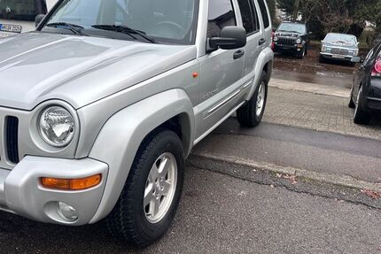 Jeep Cherokee 104.772 km 9.000 &euro; Korb 71404