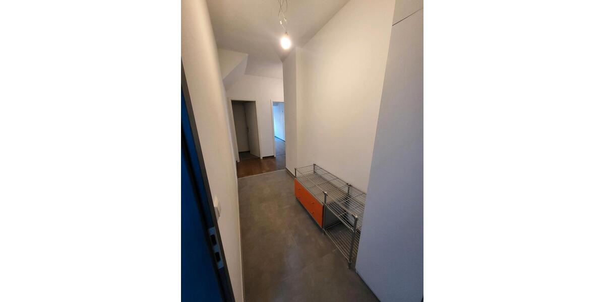 Erdgeschoßwohnung Sindelfingen - 3 Zimmer, 94 m&sup2;, 1.250&euro; | Angebot:27551814