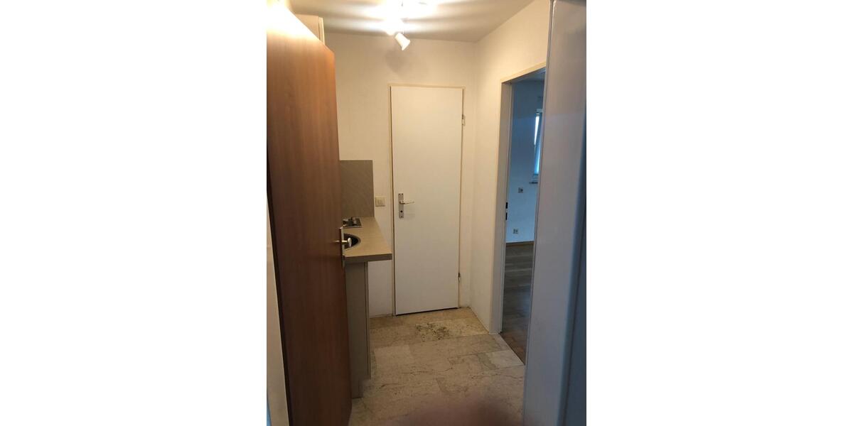 Etagenwohnung Böblingen - 1 Zimmer, 30 m&sup2;, 550&euro; | Angebot:25373031