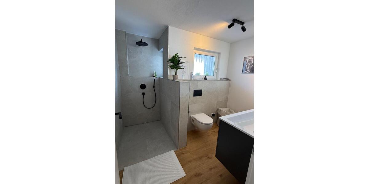 Erdgeschoßwohnung Weinstadt - 4 Zimmer, 85 m&sup2;, 2.000&euro; | Angebot:25944587