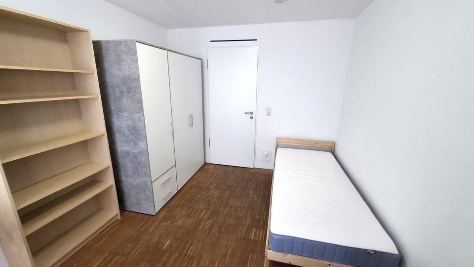 Etagenwohnung Stuttgart Vaihingen - 12 Zimmer, 18 m&sup2;, 520&euro; | Angebot:25908004