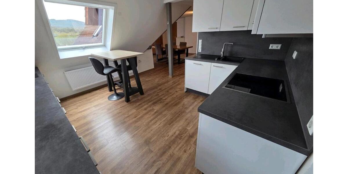 Dachgeschoßwohnung Auenwald - 6.5 Zimmer, 112 m&sup2;, 1.400&euro; | Angebot:25905253