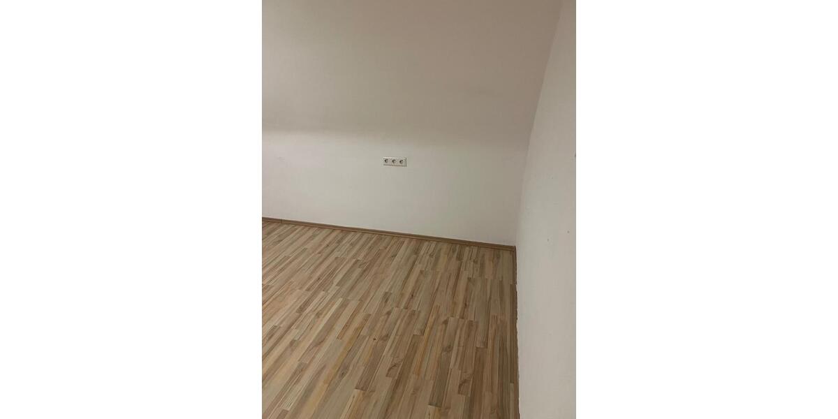 Dachgeschoßwohnung Kirchheim am Neckar - 1 Zimmer, 50 m&sup2;, 750&euro; | Angebot:25342613