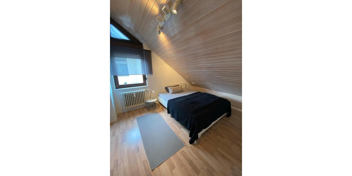 Dachgeschoßwohnung Ditzingen - 2 Zimmer, 37 m&sup2;, 1.150&euro; | Angebot:27544686