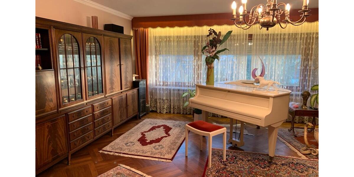 Einfamilienhaus Oberstenfeld - 10 Zimmer, 300 m&sup2;, 900.000&euro; | Angebot:16127943